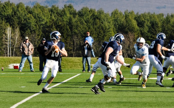 Mac Foote should have plenty of time to throw against the NESCAC's worst pass defense. (The Campus/Jiayi Zhu)