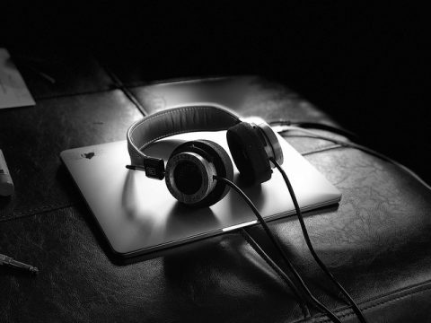 Grado RS2e Headphones by Umair Abbasi on Flickrhttps://flic.kr/p/Gt1XFq