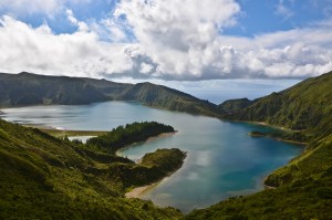 Lagoa_do_Fogo_on_Sao_Miguel_in_the_Azores_of_Portugal_on_the_planet_Earth