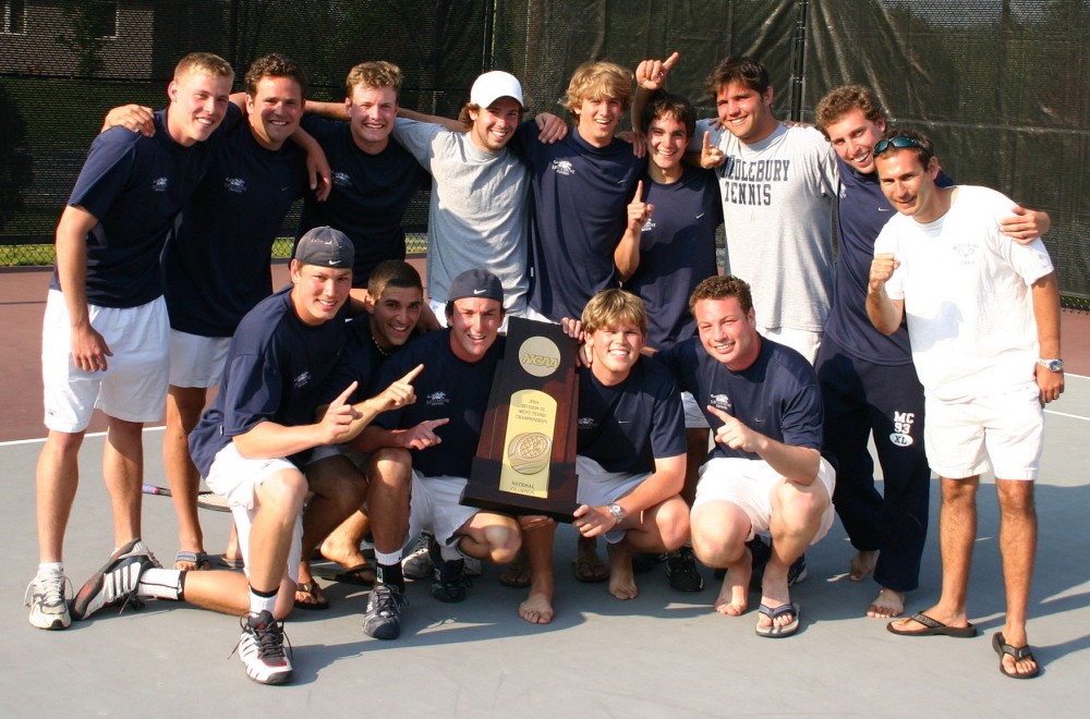 National Championship team of 2004 with the trophy after defeating Williams 4-3 